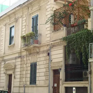  Bed & Breakfast La Maison Des Livres Italia